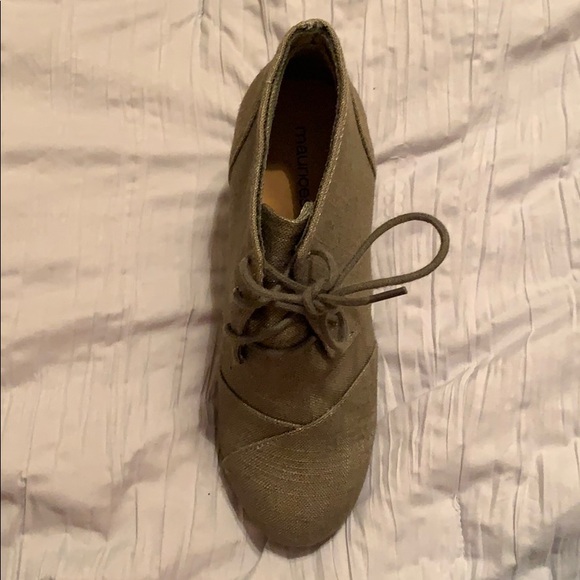 Heels - Picture 3 of 3